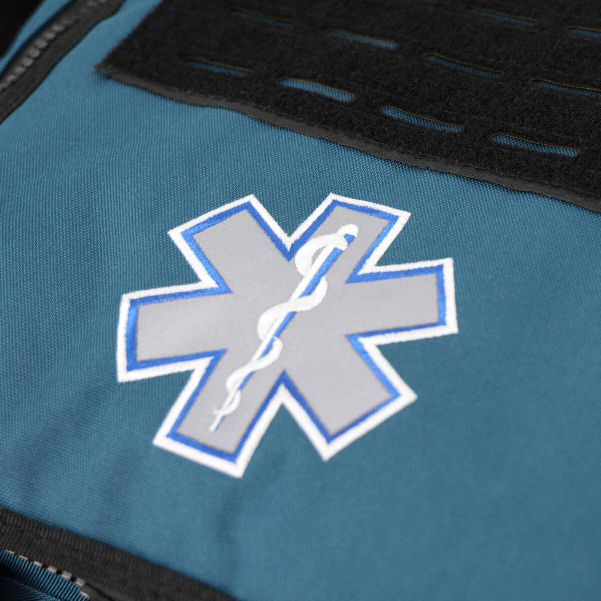 lightning x mb35 trauma bag with embroidered star of life logo emblum