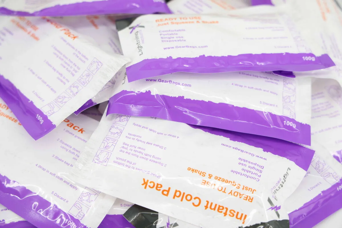 lightning x instant ice cold compress pack 4.5" x 7" for sprains, strains, bumps and other injuries, must have for first aid kits